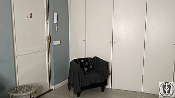 House burglar buttcrack was electrocuted in the chair