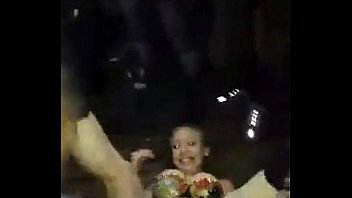 Una mujer dominicana vailando