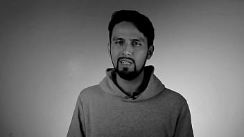 Hombre expone sus miserias frente a la cámara