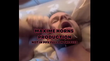 Quand un daddy te prend comme il en a envie m’a baisé avec puissance et m’a offert une belle finition su