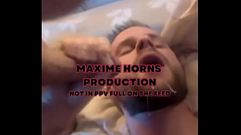 Quand un daddy te prend comme il en a envie m’a baisé avec puissance et m’a offert une belle finition su