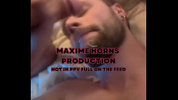 Quand un daddy te prend comme il en a envie m’a baisé avec puissance et m’a offert une belle finition su