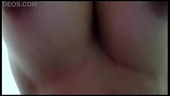 Morena brasileira amadora com seios naturais gigantes balançando – close up hipnotizante e excitante