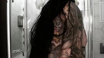 Want to take a shower with a very lusty and horny bitch with big tits and a great ass
