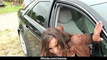 Amateur has sex for some quick cash 25