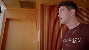 I love making my woman squirt and having fetish sex