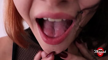 A meia irmã da minha namorada me deu uma bela mamada na rola quase fomos pegos