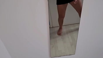 Apri la bocca italiano sporco sexy in maglietta guarda come ti sborro in bocca con il mio cazzo grosso