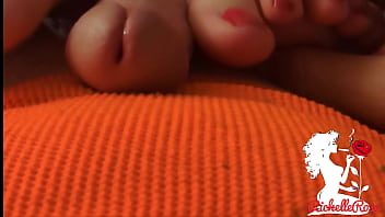 Amateur milf footjob richelle rose