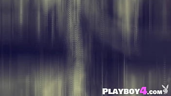 Sexy babe with perfect ass exposed her sexy body after hot striptease session