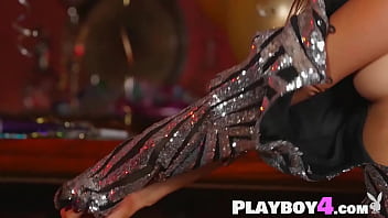 Sexy babe with perfect ass exposed her sexy body after hot striptease session