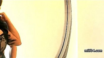 Seriously sexy mom cums hard