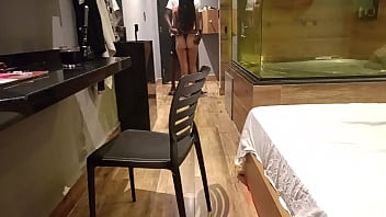 Casada leva negão pro motel depois do baile transa na frente do marido