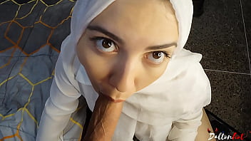 Shameless muslim sucks her stepbrother's cock and gets fucked