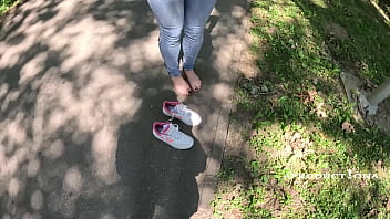 Wetting jeans in public and public blowjob