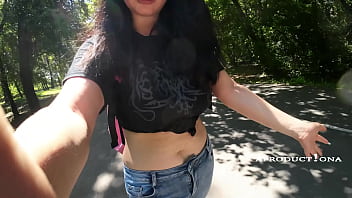 Wetting jeans in public and public blowjob