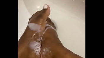 Shower foot fun