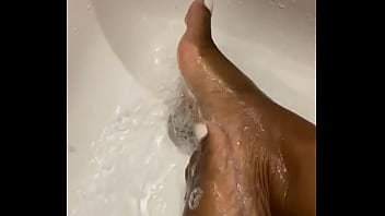 Shower foot fun
