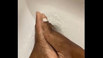 Shower foot fun