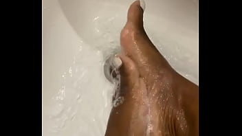 Shower foot fun