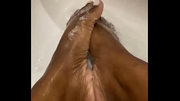 Shower foot fun