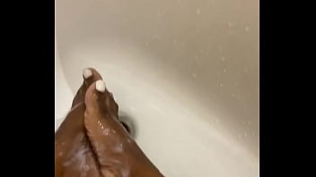Shower foot fun