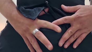 Strappa gli slip e sputa sul cazzo sega con enorme sborrata densa sexy e arrapato