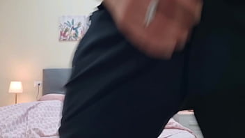 Strappa gli slip e sputa sul cazzo sega con enorme sborrata densa sexy e arrapato