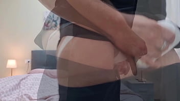 Strappa gli slip e sputa sul cazzo sega con enorme sborrata densa sexy e arrapato