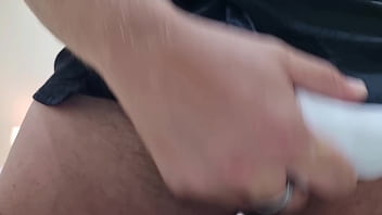 Strappa gli slip e sputa sul cazzo sega con enorme sborrata densa sexy e arrapato