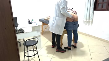Gynecologist performs rectal exam with his fingers in her ass