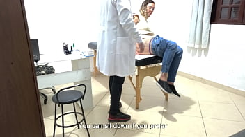 Gynecologist performs rectal exam with his fingers in her ass