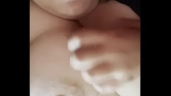 Webslut elisa gets wet