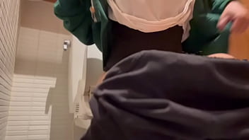 オナニーしてたら、隣の部屋にいる人にオナニーしてるのがバレそうになりました