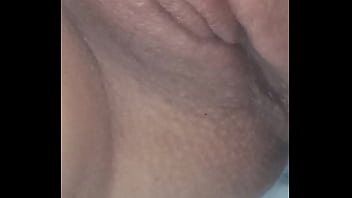 Gostosa na rede querendo ir pra cama