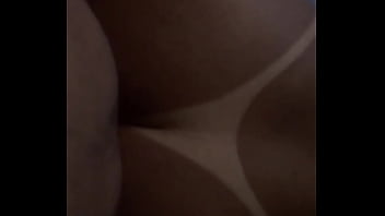 Só no cuzinho da morena