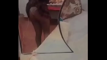 Te muestro mis nalgas y como me queda mis putidisfraz