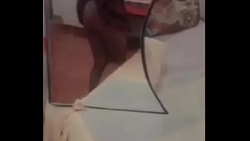 Te muestro mis nalgas y como me queda mis putidisfraz