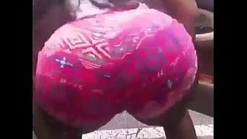 Dat ass juicy by fiyah erb got em shakin they fat ass on juice