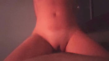 Cavalgada de quatro e quase metendo no meu cuzinho