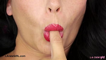 Aspiring model naked clsoe up