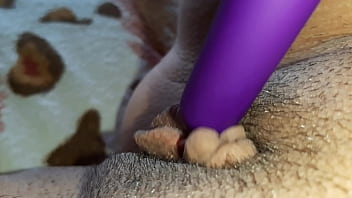 I'm testing a new sex toy on my pussy