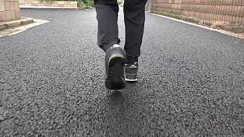 Walk on the road wearing fluffy sneakers