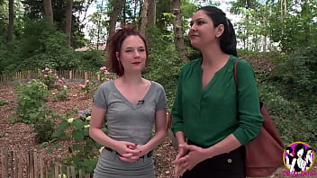 Cathy crown sucking hard at the pool