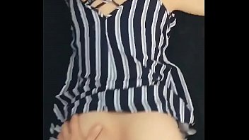 Video casero de mexicana jovencita la grabo por atrás mientras se la come toda acostada Video casero de mexicana jovencita la grabo por atrás mientras se la come toda acostada