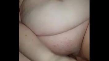 Ich ficke sie mit einem spielzeug