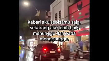 Girl masturbate with bottle