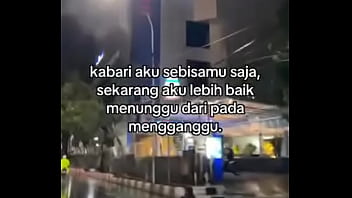 Girl masturbate with bottle