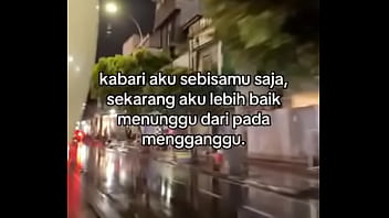 Girl masturbate with bottle