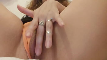 Ela adora te provocar até você gozar witycam guiando sua punheta joi